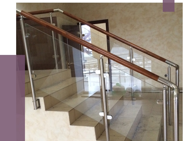 Комбинированные перила из металла и дерева в Чебоксарах