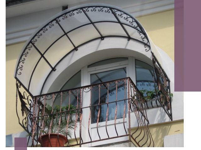 Козырьки над балконом в Чебоксарах — изготовление и монтаж