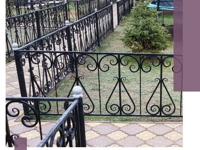 Кованые газонные ограждения под ключ в Чебоксарах